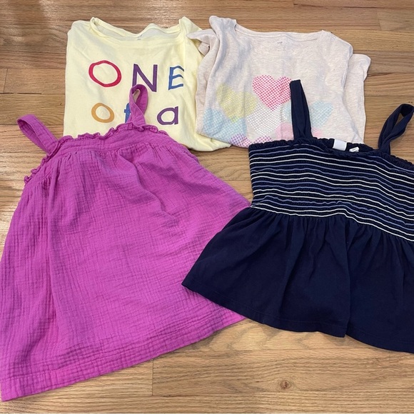 Gap Set of 4 Girls Tops - Picture 1 of 7